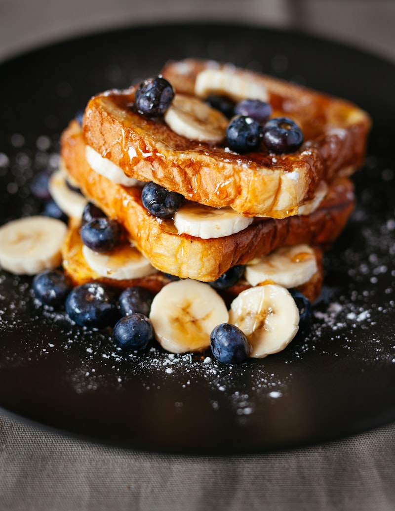 High Protein Greek Yogurt Parfait — 28 g Protein, 5 Minutes